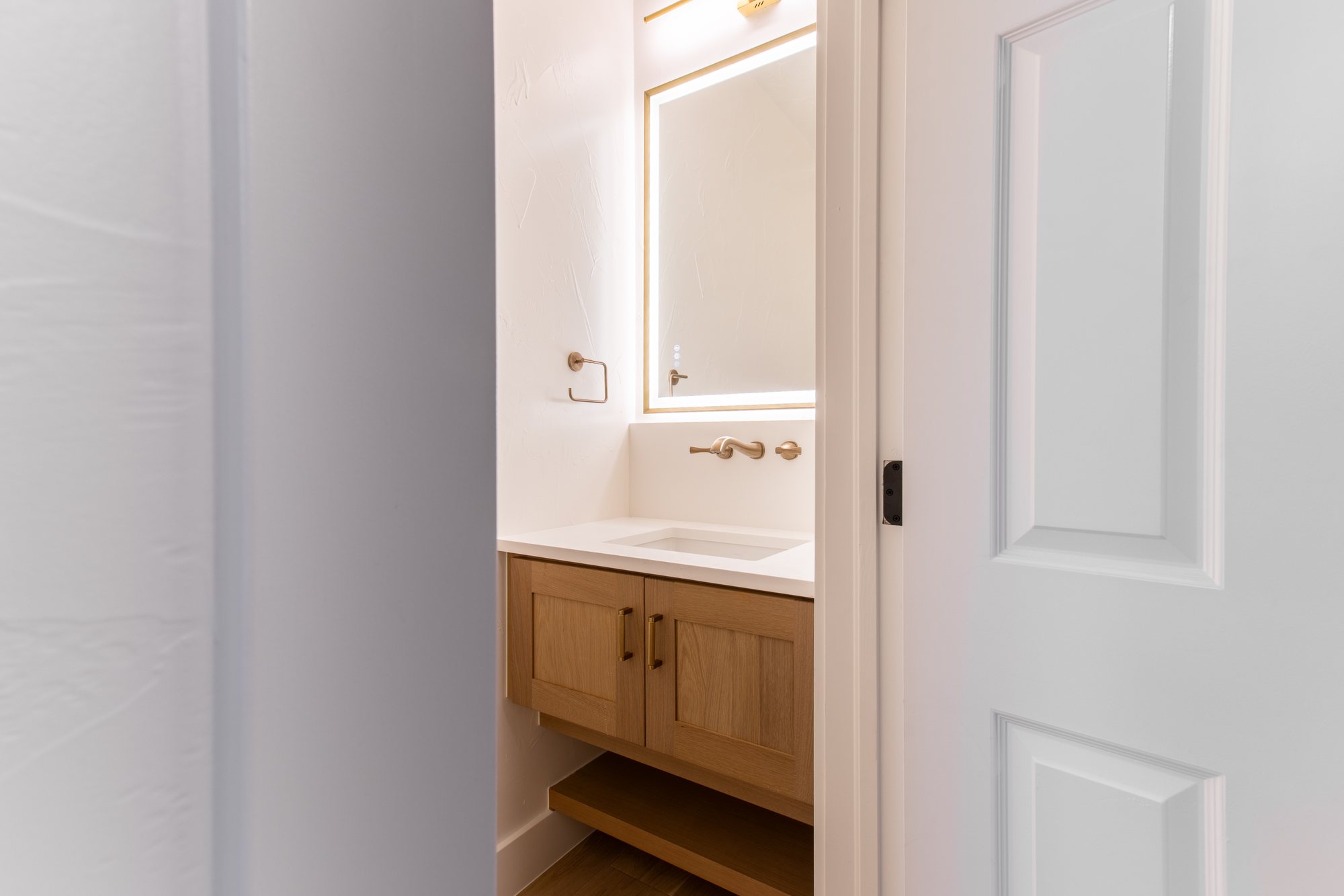 Renovar Construction remodel on Waynes Way, Colorado — photo 10
